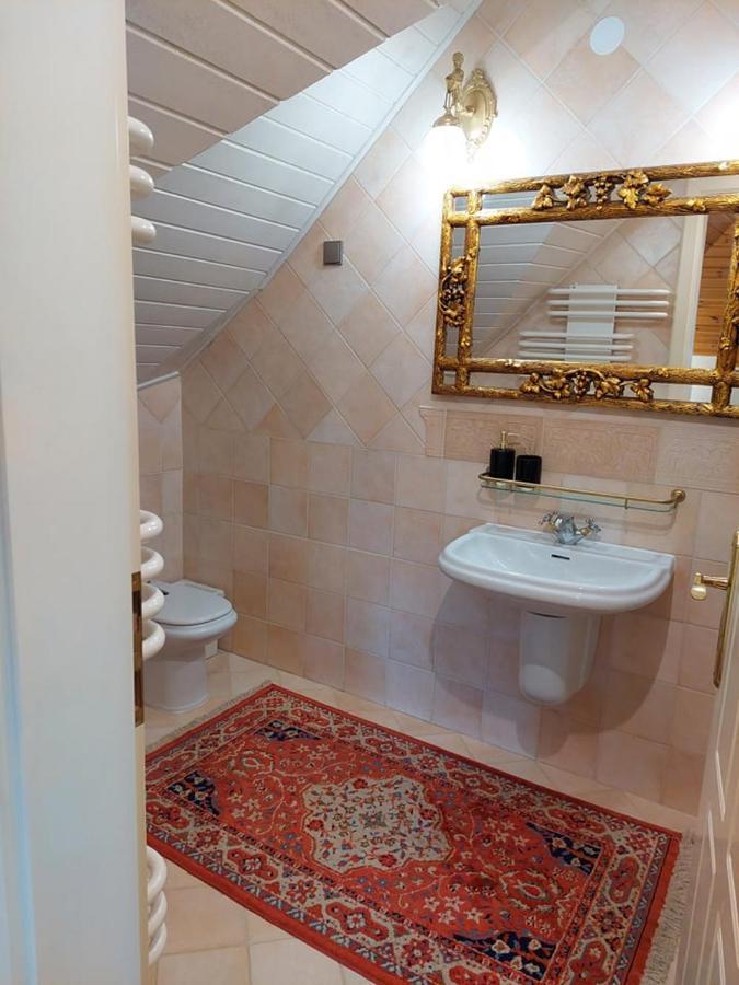 Gombos Apartman Apartment ไฮจ์ดุสโซบอสโล ภายนอก รูปภาพ
